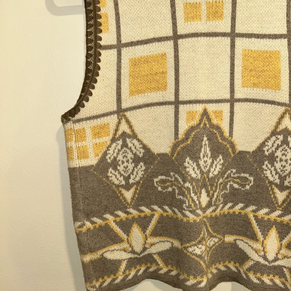 Granola Girl Vest - Picture 8 of 10